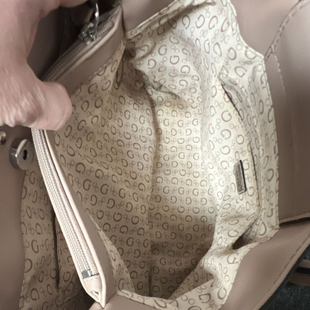 GUESS Logo Beige Heart Charm Tote Bag Zip Women's Double Handle Trapezoid - Picture 6 of 16